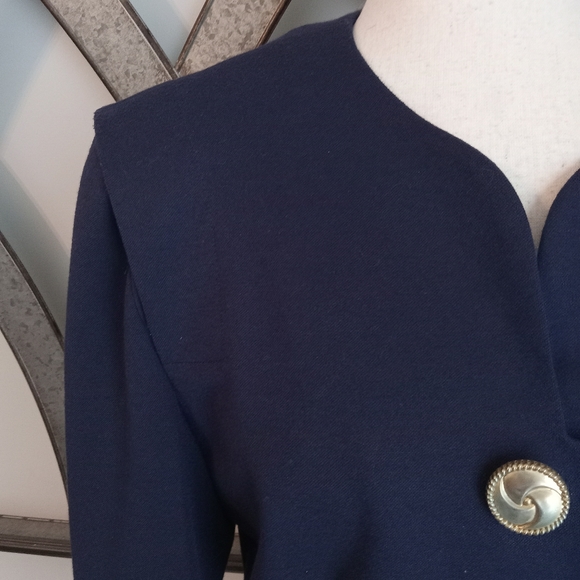 LESLIE FAY Navy Tailored Jacket Blazer with Gold Buttons - Picture 3 of 12